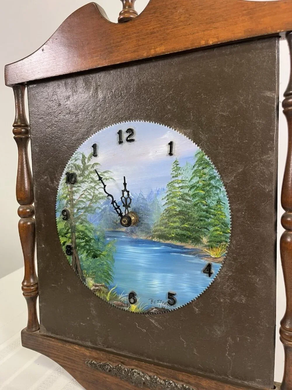 VTG 80s Hand Painted Saw Blade Wall Clock Rustic Folk Art Woodland Cabin Forest